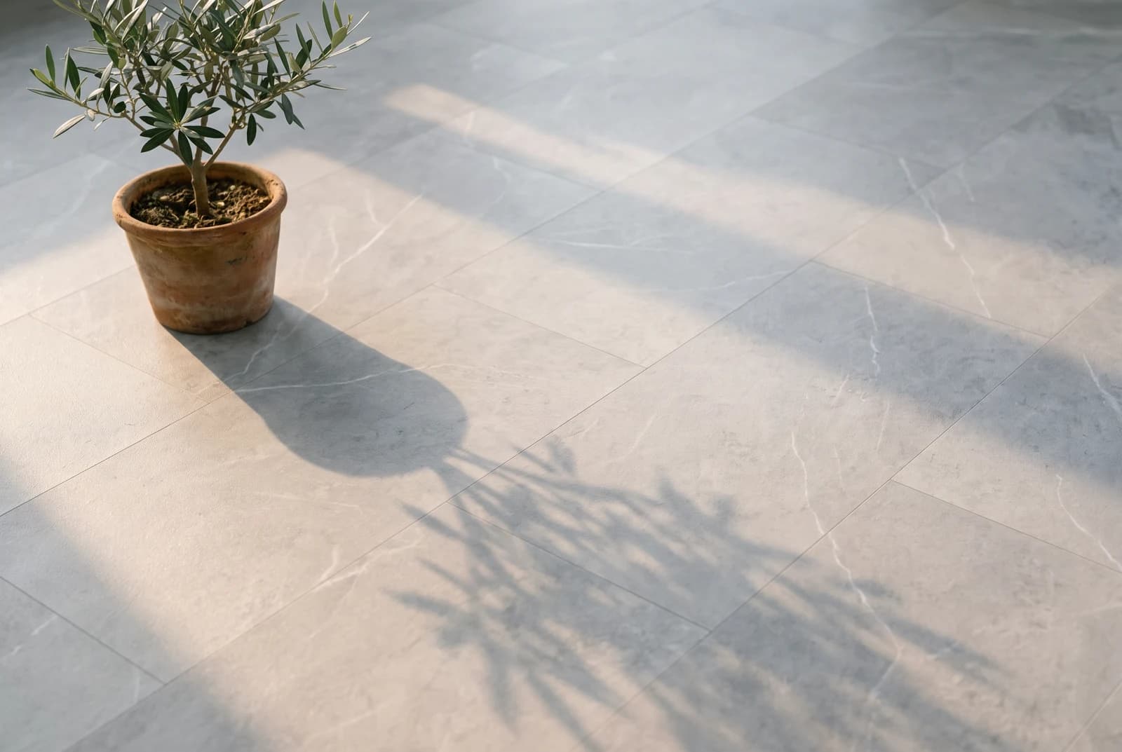 Klick-Vinyl Rigid Marmorica light grey — Detailansicht der Maserung