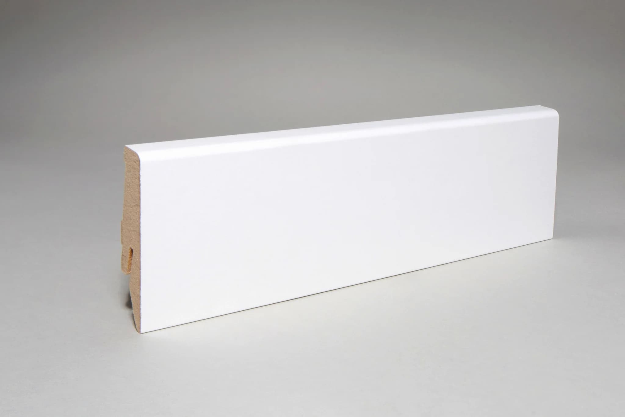 Sockelleiste 20x58x2400 mm weiß foliert (4,56€/lfm)
