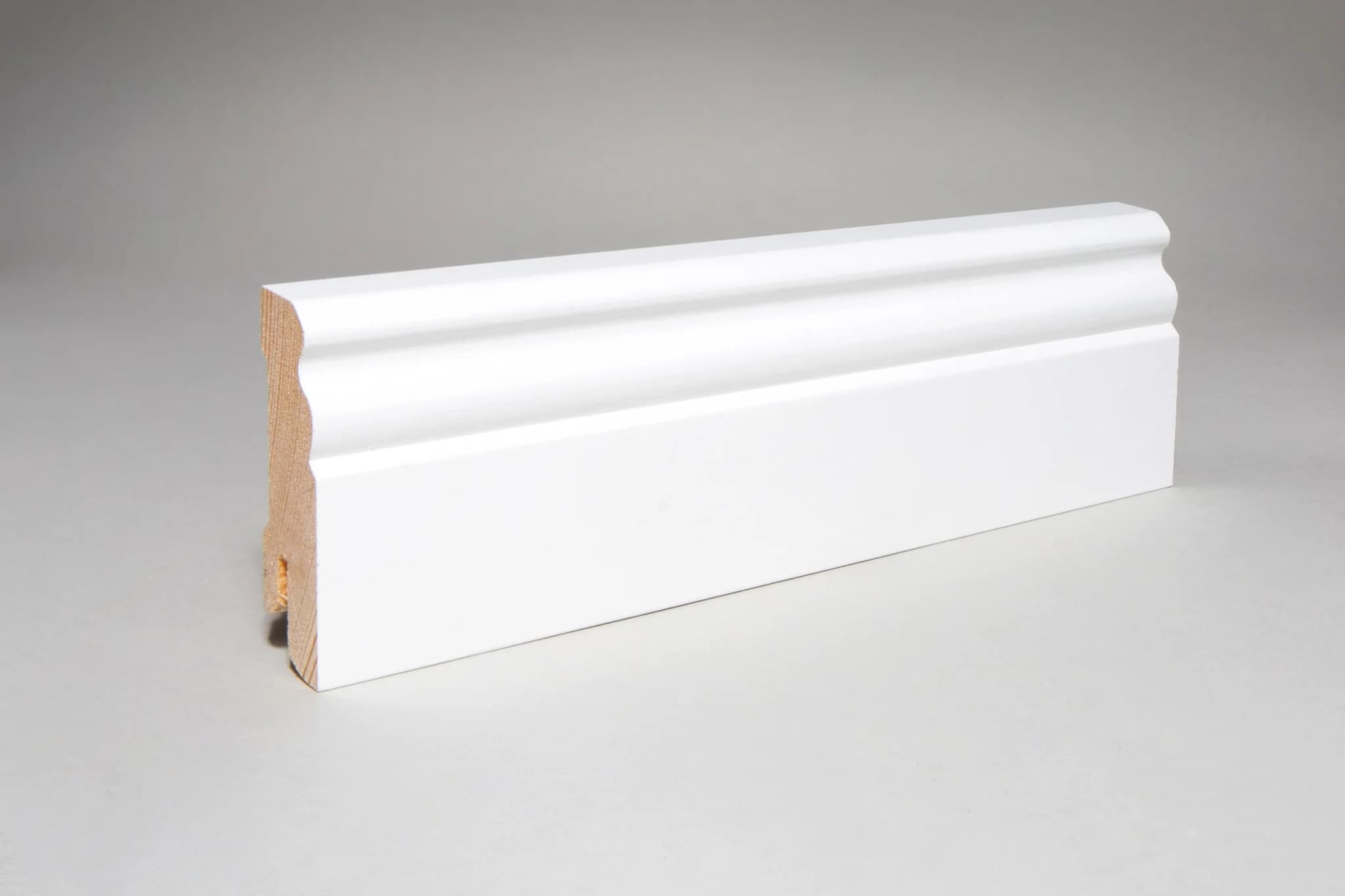 Sockelleiste 18x58x2400 mm Hamburger Leiste weiß lackiert (4,15€/lfm)
