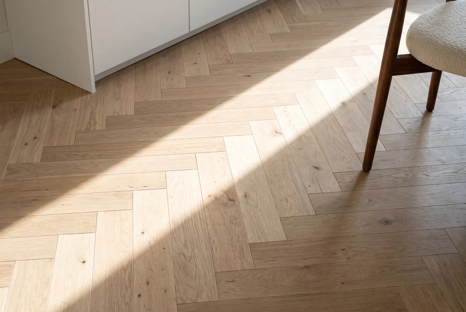 Eiche Sandstone — Oberfläche im Streiflicht